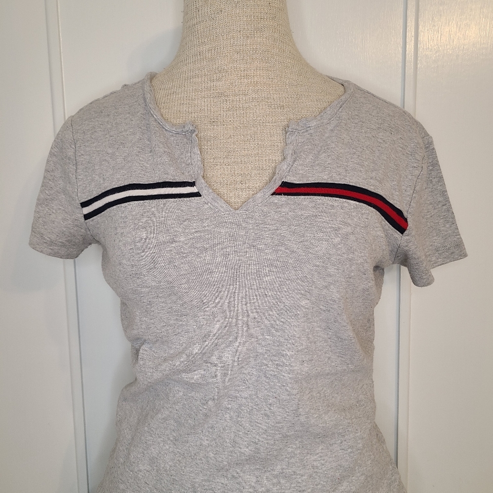 Tommy Hilfiger SZ SM Vintage Y2k V-neck Top